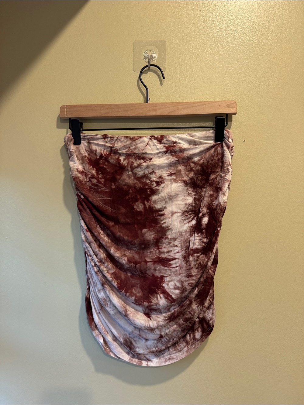 Windsor Tie-Dye Ruched Tank Top - Burgundy/White